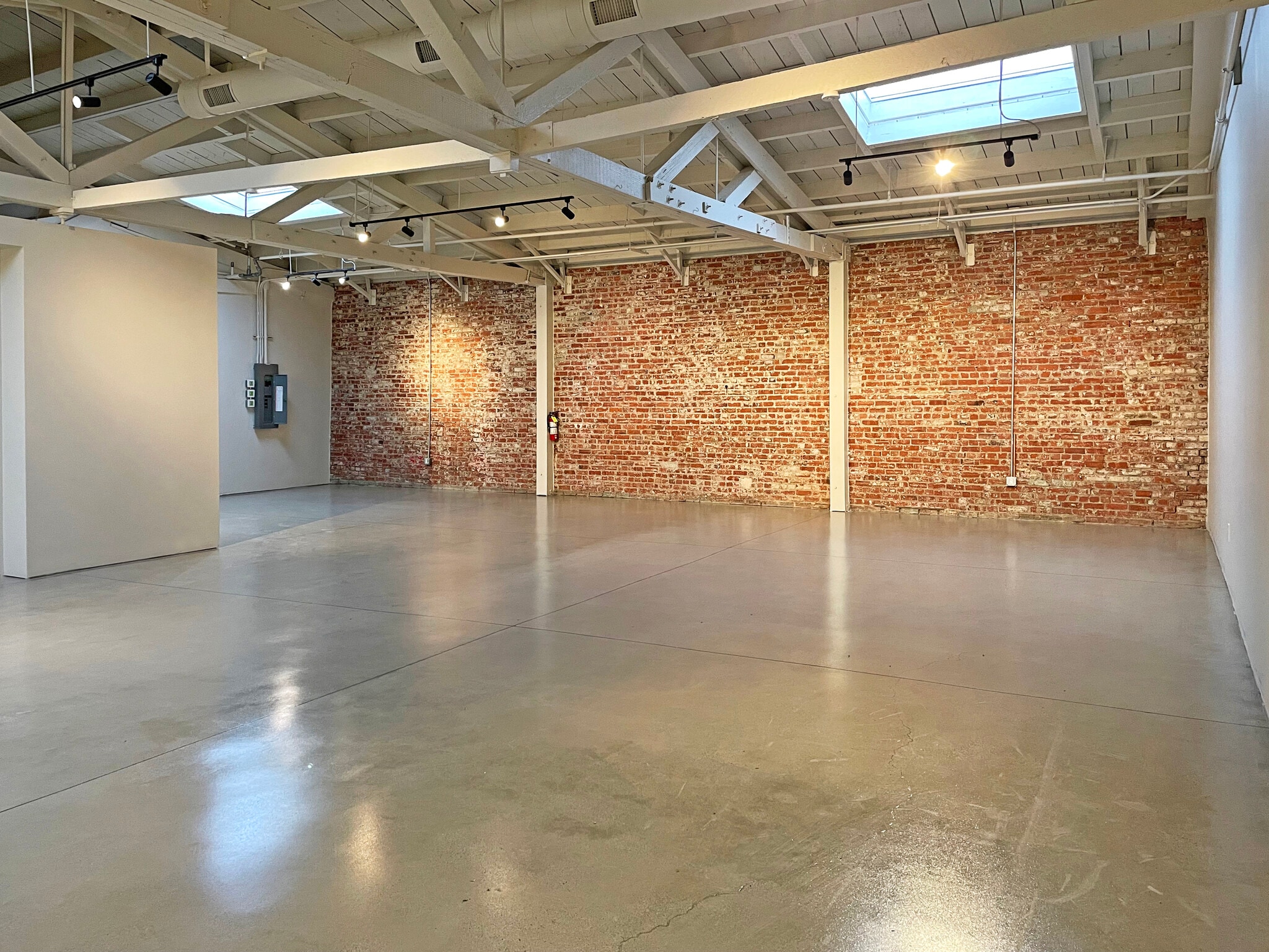 3525-3529 Fruitvale Ave, Oakland, CA for lease Interior Photo- Image 1 of 19