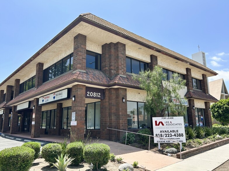 20812 Ventura Blvd, Woodland Hills, CA for lease - Building Photo - Image 1 of 6