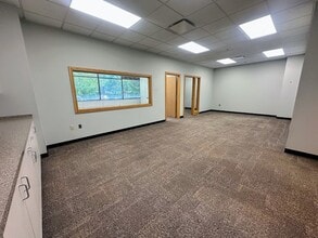 4814 Outlook Dr, Wall Township, NJ for lease Interior Photo- Image 2 of 3