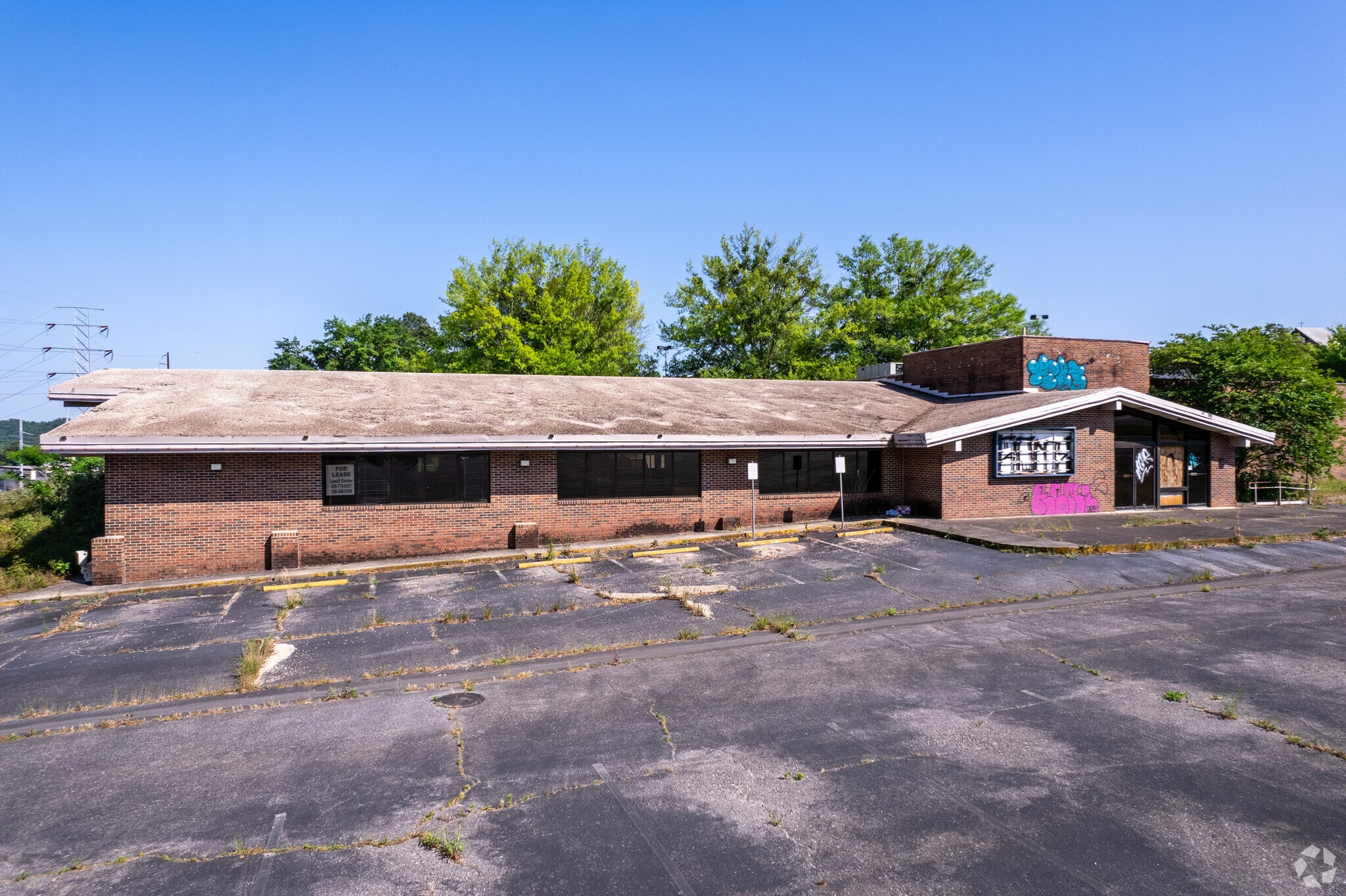 7201 Crestwood Blvd, Birmingham, AL for lease Primary Photo- Image 1 of 8