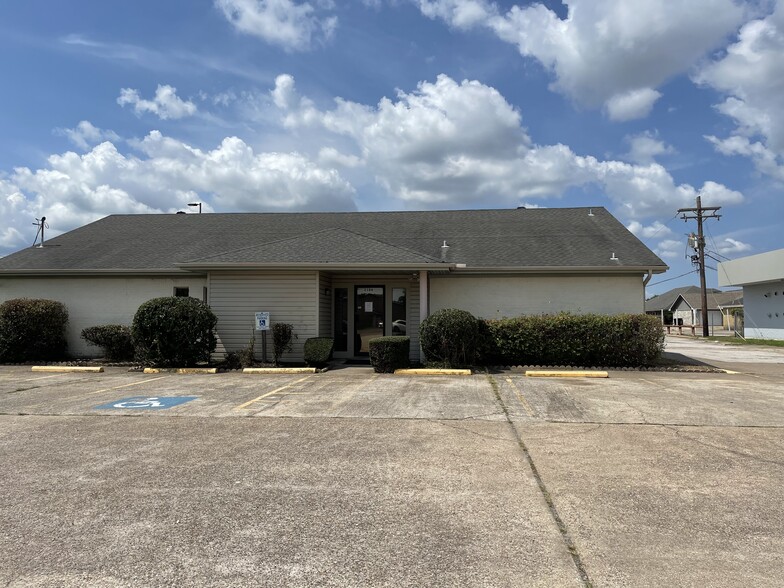 2100 Highway 365, Nederland, TX à vendre - Photo principale - Image 1 de 19