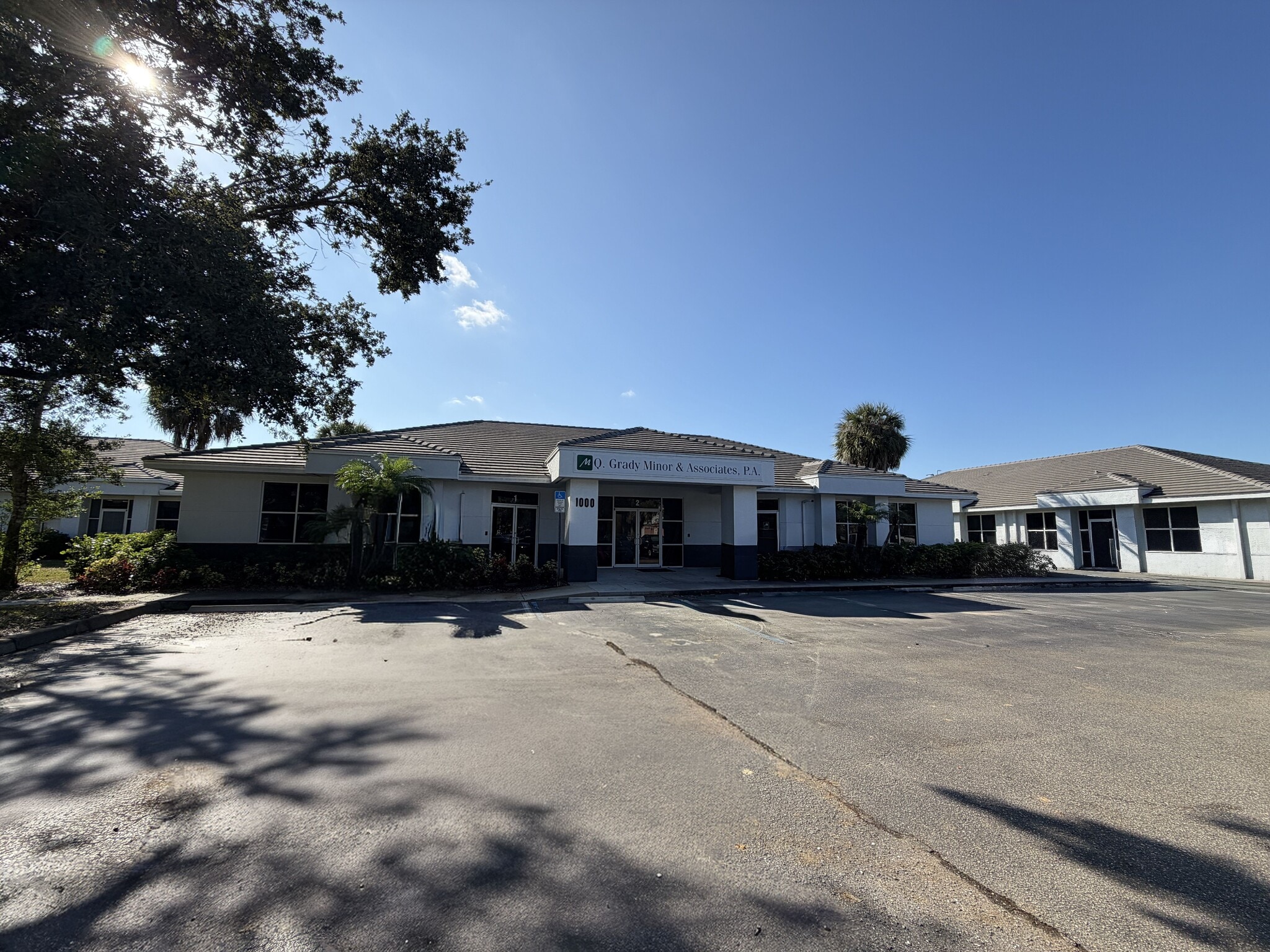 6150 Diamond Centre Ct, Fort Myers, FL for sale Primary Photo- Image 1 of 8