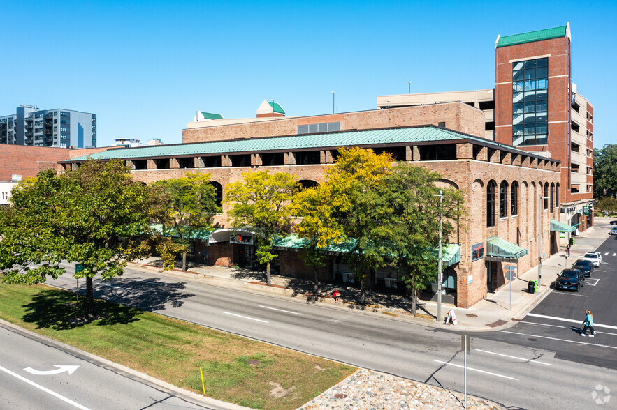 333 E Grand River Ave, East Lansing, MI for sale - Primary Photo - Image 1 of 1