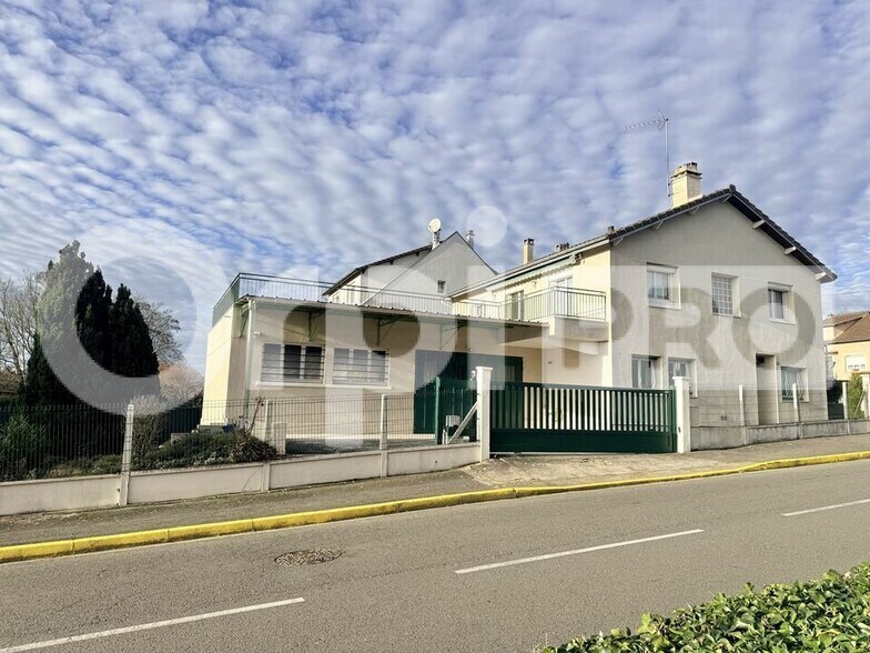 Flex in Champlan for sale - Building Photo - Image 1 of 12