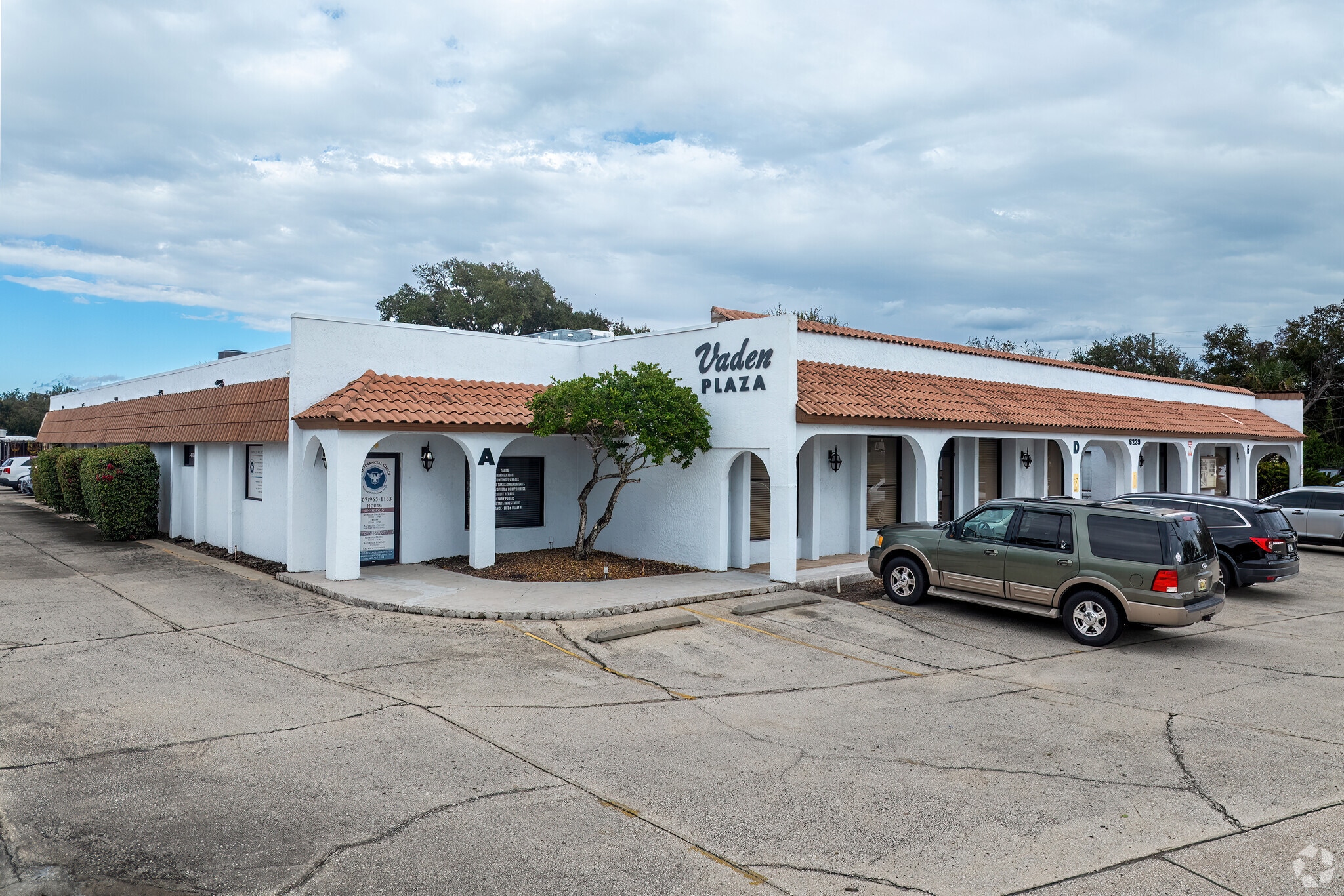 6239 Edgewater Dr, Orlando, FL for lease Building Photo- Image 1 of 12