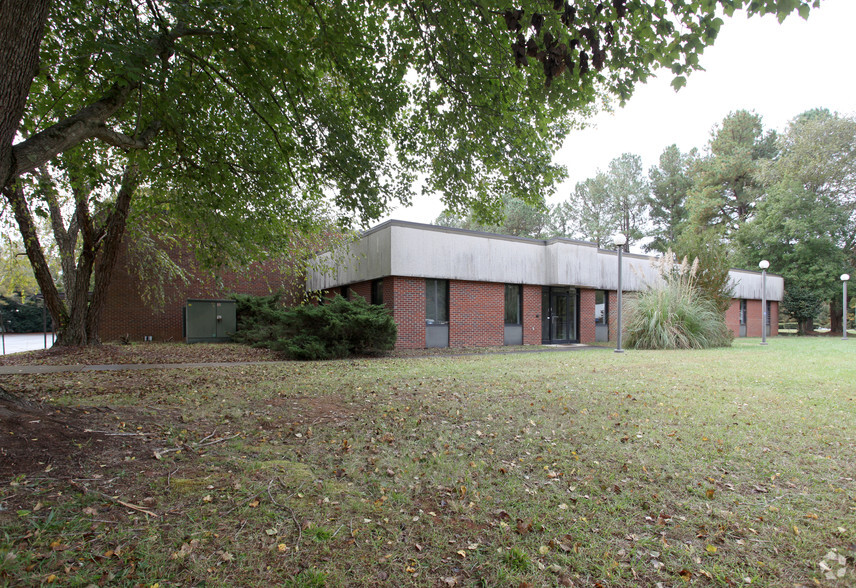 346 Elizabeth Brady Rd, Hillsborough, NC for sale - Primary Photo - Image 1 of 1