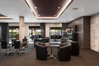 3 The Piazza, Wentworth Point à louer Photo intérieure- Image 2 de 4