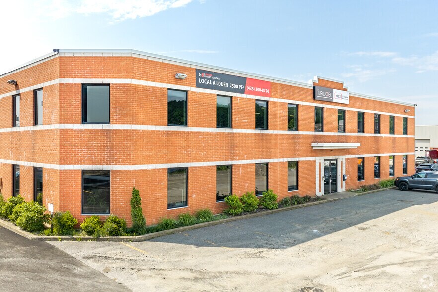 1180-1190 Rue Lévis, Terrebonne, QC à louer - Photo du bâtiment - Image 3 de 6