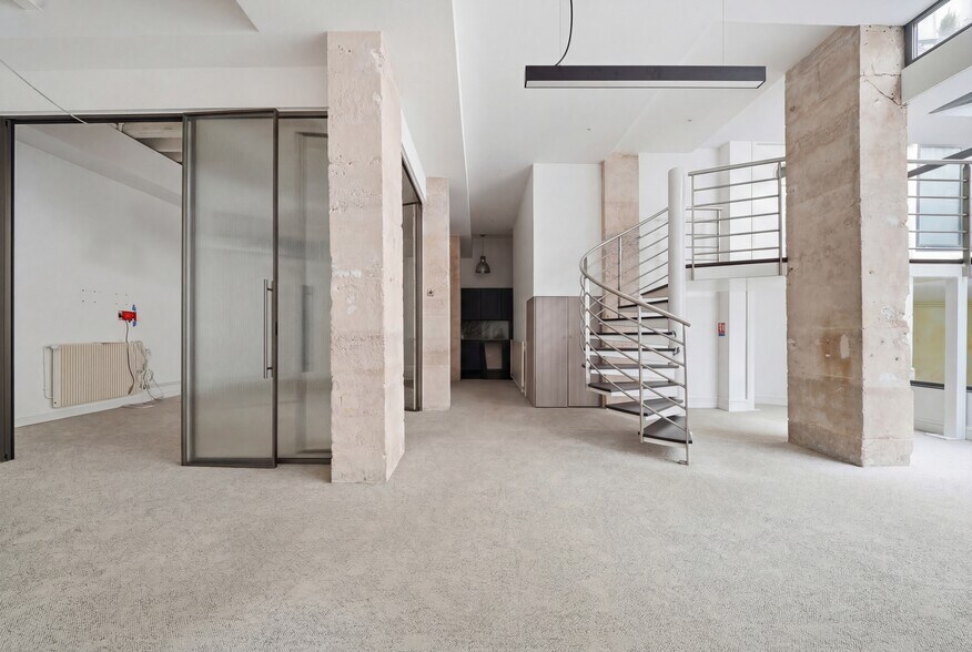 Multifamily in Paris for sale - Building Photo - Image 3 of 8