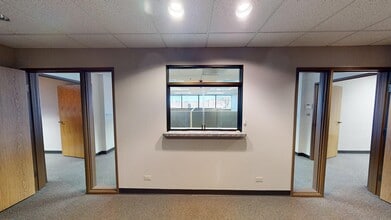 1655 N Arlington Heights Rd, Arlington Heights, IL for lease Interior Photo- Image 1 of 18