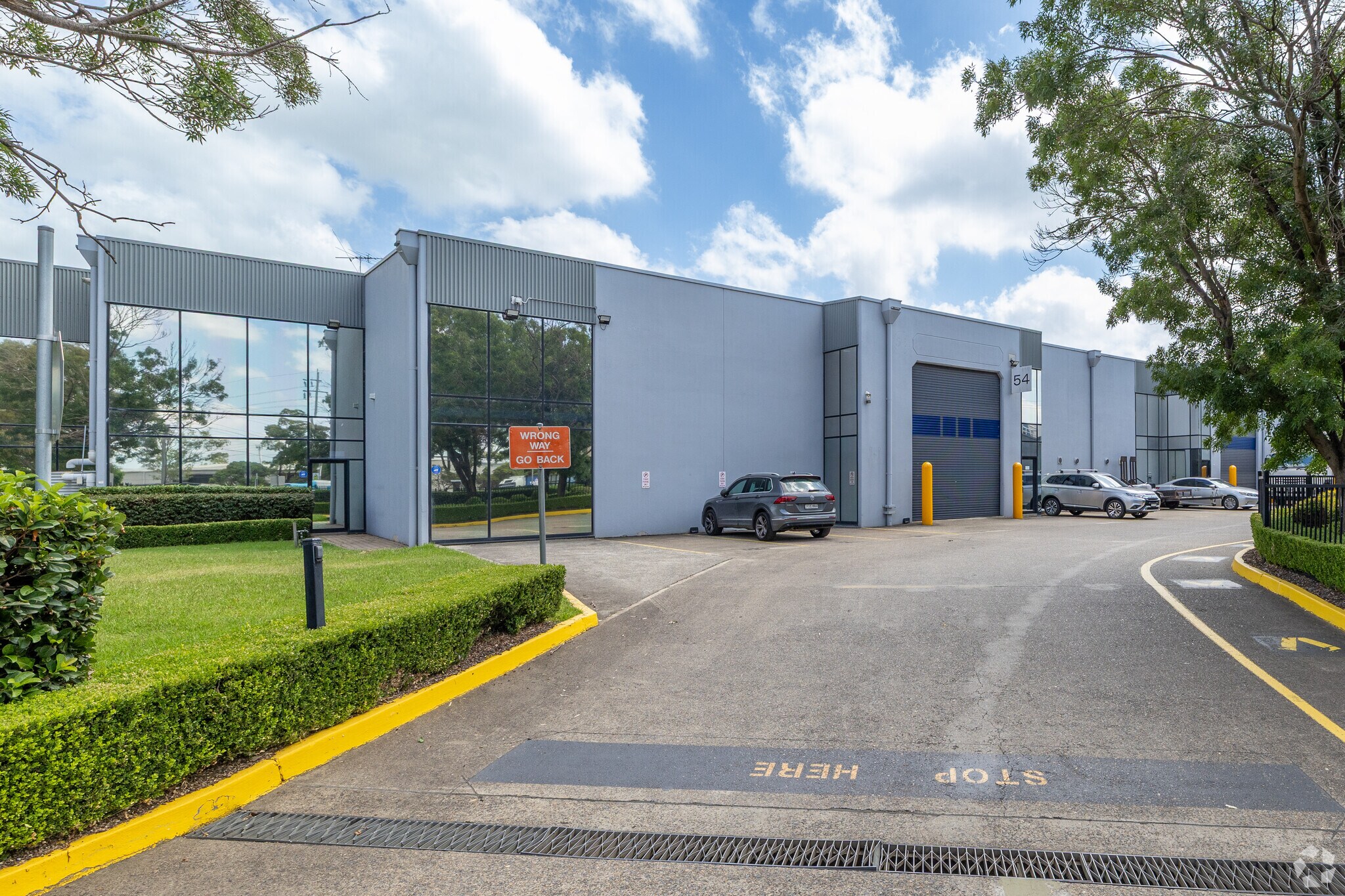 317-321 Woodpark Rd, SMITHFIELD for lease Primary Photo- Image 1 of 5