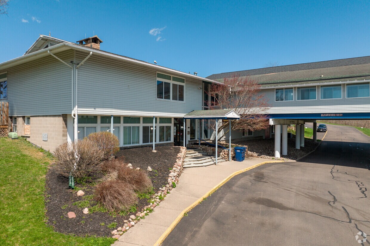 6108 Loomis Rd, Farmington, NY for lease Building Photo- Image 1 of 15