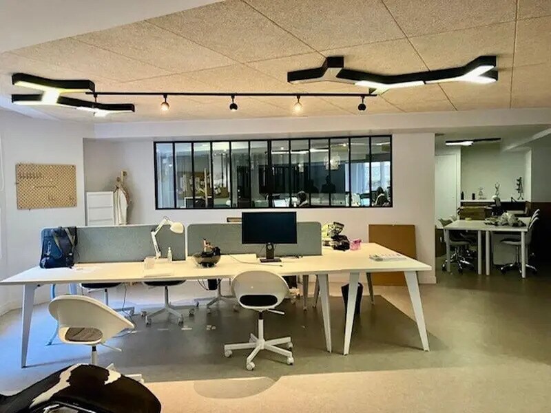 Office in Paris for sale Building Photo- Image 1 of 9