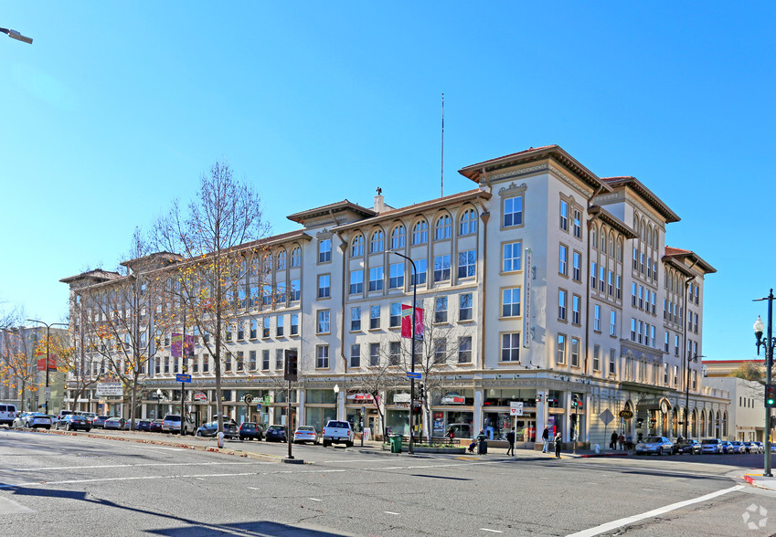 2200-2240 Shattuck Ave, Berkeley, CA à louer - Photo du bâtiment - Image 2 de 4