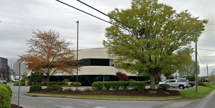 125 Peters Rd, New Holland, PA for lease - Building Photo - Image 3 of 8