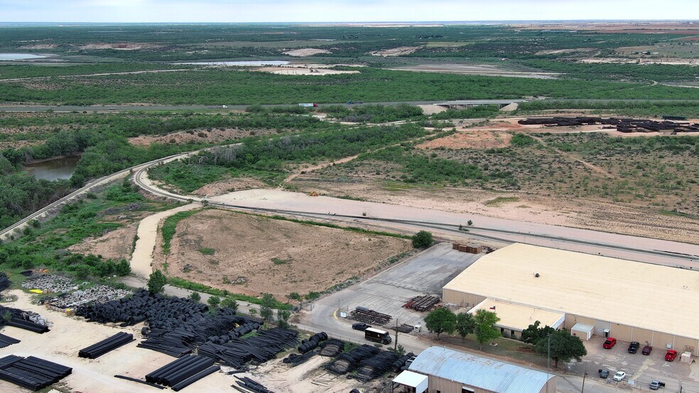 700 Anna St, Big Spring, TX à vendre - Photo du bâtiment - Image 3 de 15