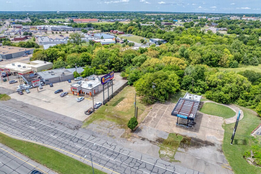 2012 Texoma Pky, Sherman, TX à vendre - Photo principale - Image 1 de 7