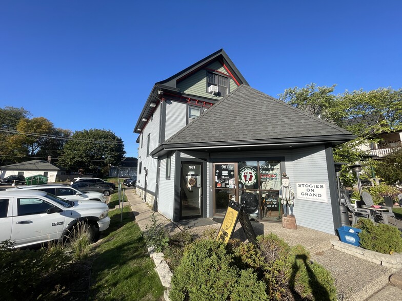 961 Grand Ave, Saint Paul, MN for lease - Primary Photo - Image 1 of 7