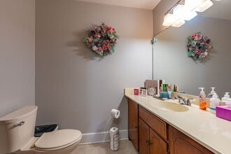 215 Church St, Lenoir, NC à louer Photo intérieure- Image 2 de 19