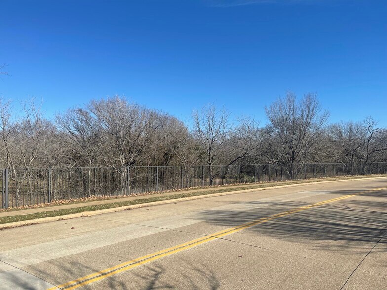 2800 Western Oaks, Grapevine, TX for sale - Building Photo - Image 2 of 2