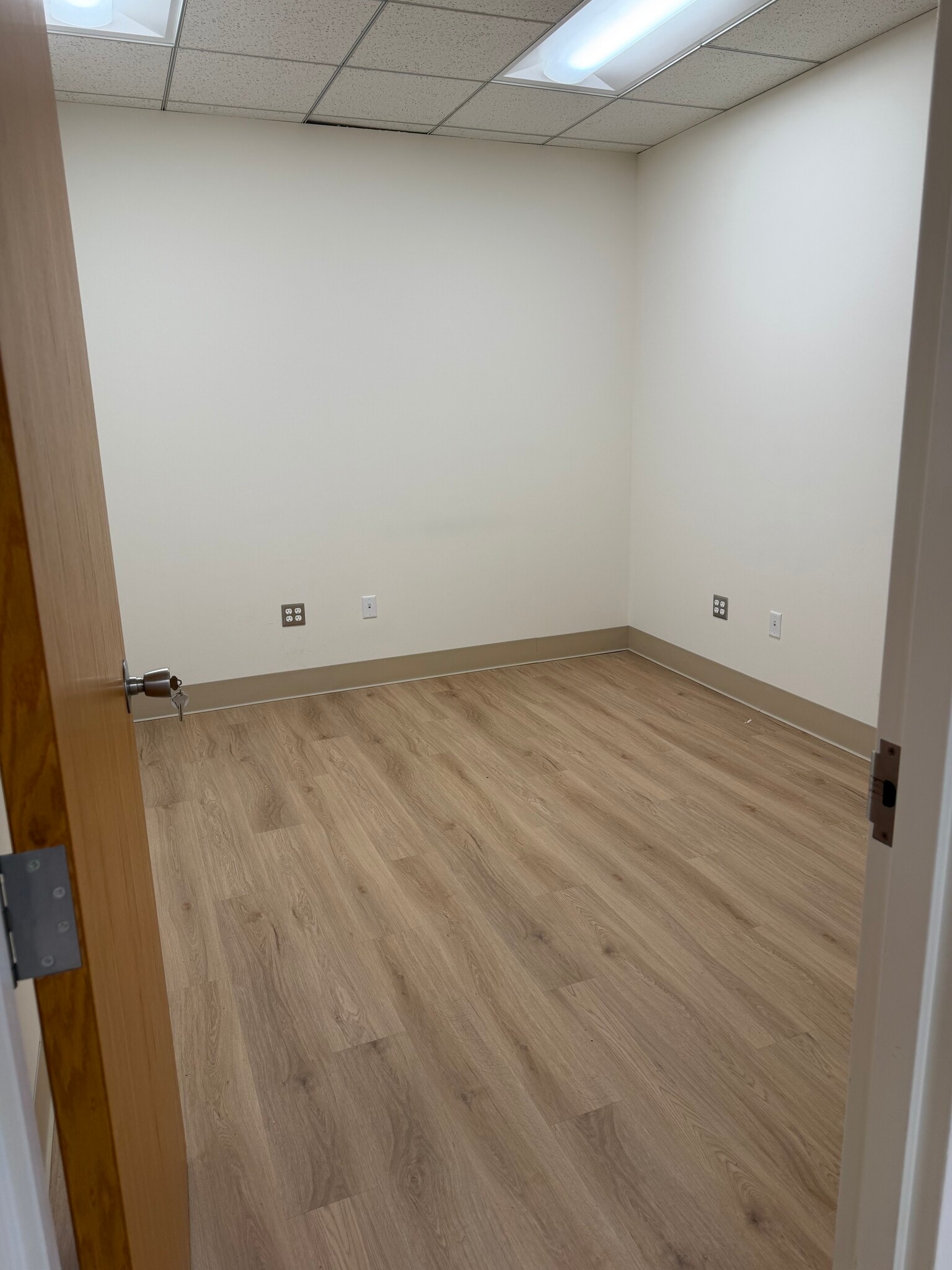 3550 W Market St, Akron, OH for lease Interior Photo- Image 1 of 2