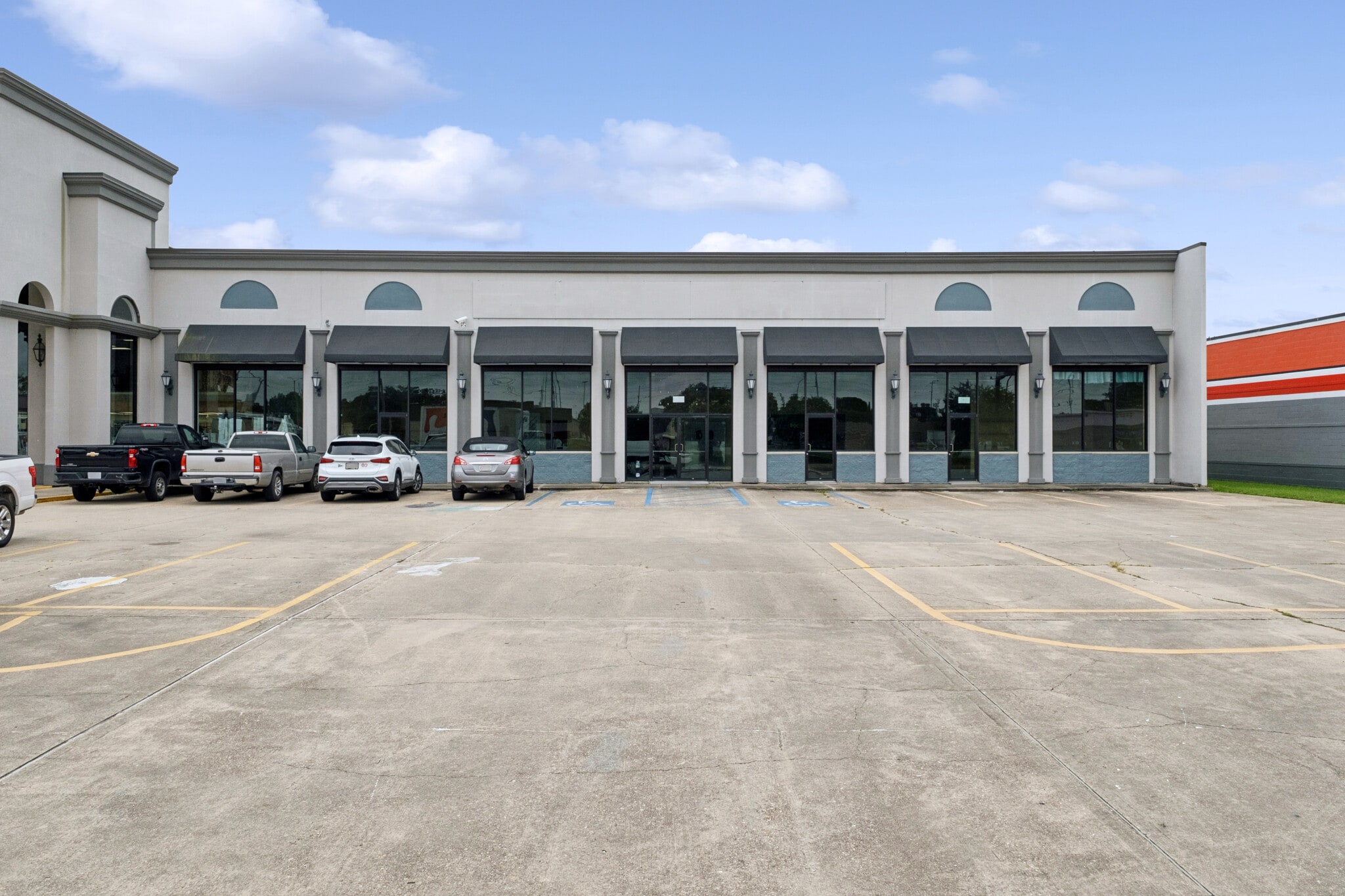 8180 Earhart Blvd, New Orleans, LA for lease Primary Photo- Image 1 of 14