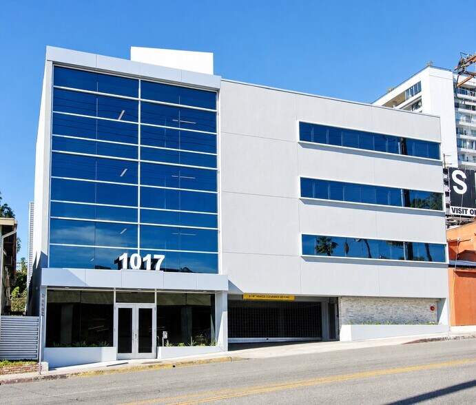 1017 N La Cienega Blvd, West Hollywood, CA à louer - Photo du bâtiment - Image 3 de 7