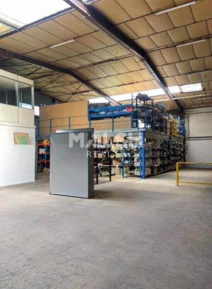 1 Rue Jacques Monod, Vaulx-en-Velin for lease - Building Photo - Image 2 of 4