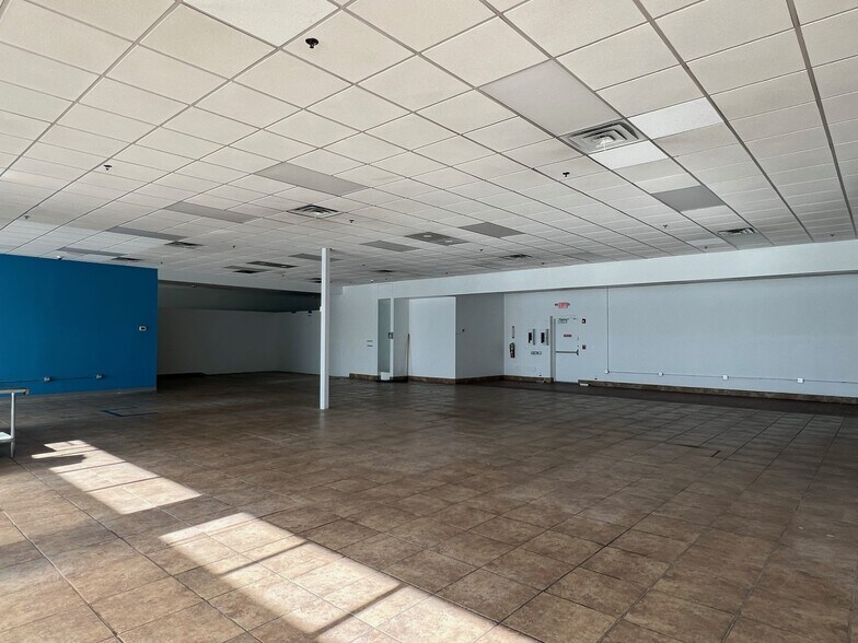 2662-2674 W Washington St, Waukegan, IL à louer - Photo intérieure - Image 3 de 4