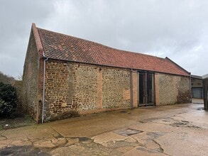 Setch Rd, Gayton à louer Photo du bâtiment- Image 1 de 3