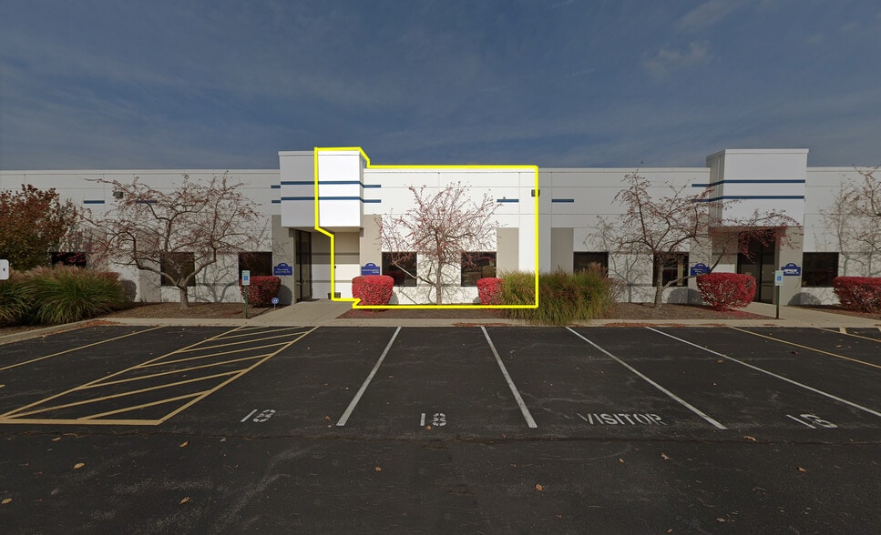 2402-2430 Millennium Dr, Elgin, IL for lease - Building Photo - Image 1 of 10