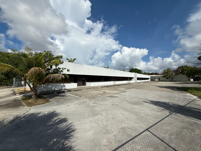 2401 Mercer Ave, West Palm Beach, FL à louer - Photo du bâtiment - Image 2 de 6
