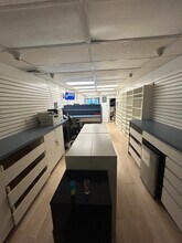 39-09 104th St, Corona, NY à louer Photo du bâtiment- Image 1 de 5