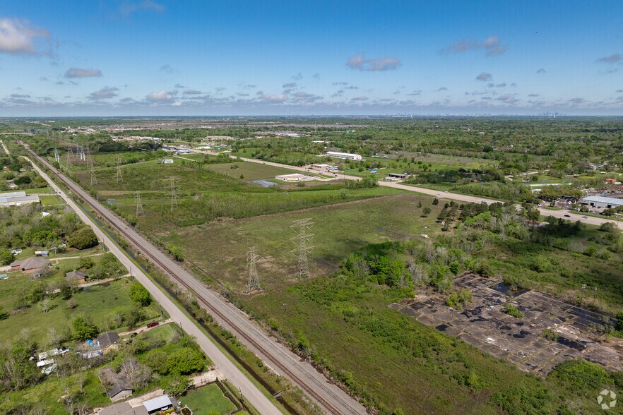 20910 State Hwy 6, Manvel, TX à vendre - Photo du bâtiment - Image 3 de 14