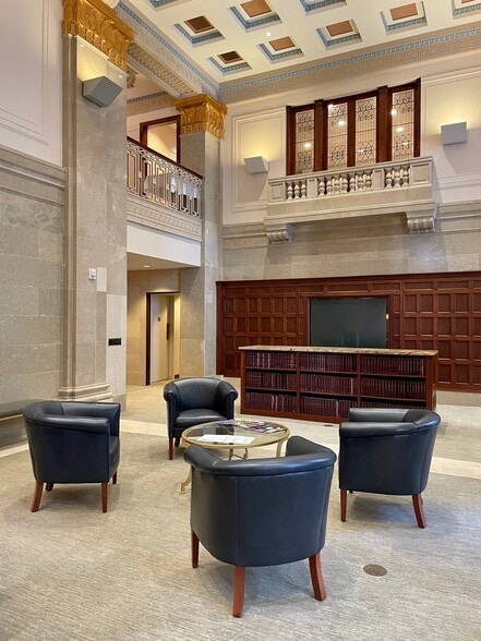 225-231 E Redwood St, Baltimore, MD for lease - Interior Photo - Image 3 of 35
