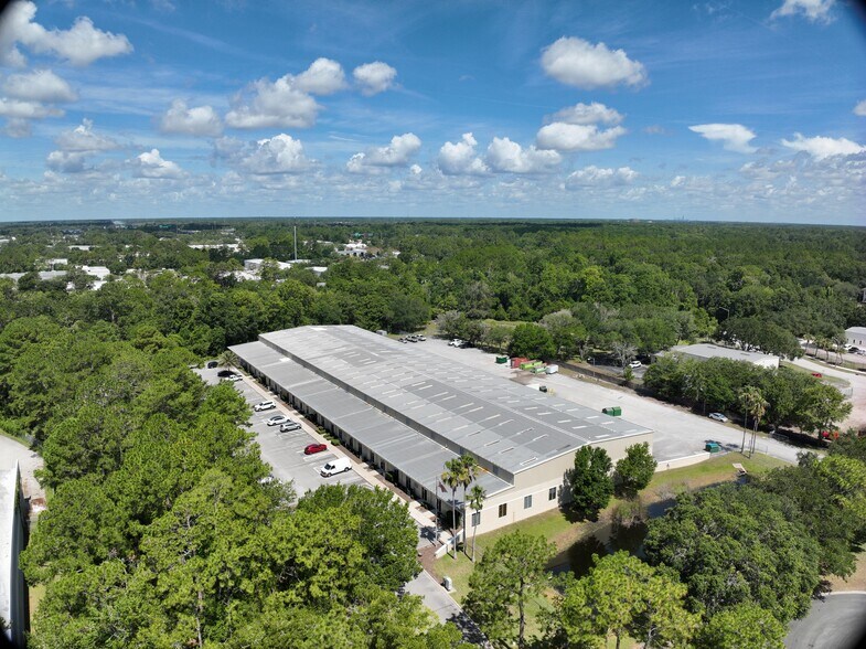11210 E Phillips Industrial Blvd, Jacksonville, FL for lease - Matterport Community - Image 2 of 13