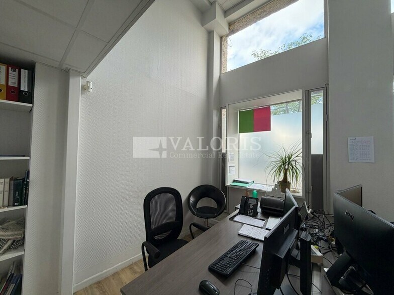 2 Place Antonin Jutard, Lyon for lease - Interior Photo - Image 2 of 8