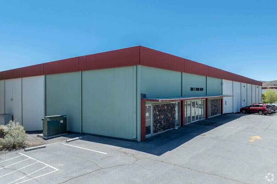 380 Parr Blvd, Reno, NV à louer - Photo du bâtiment - Image 2 de 2
