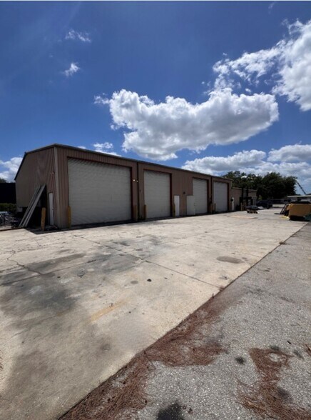 3927 Exchange Ave, Naples, FL à louer - Photo du bâtiment - Image 2 de 8