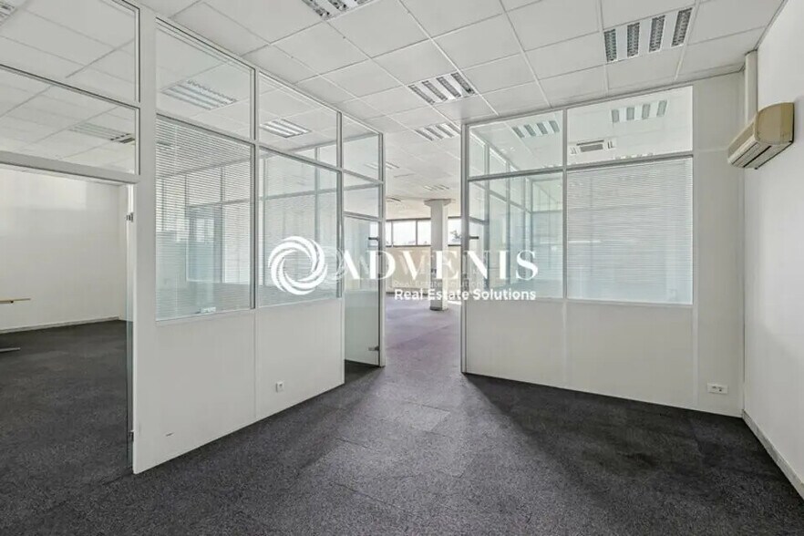 Office in Champigny-sur-Marne for lease - Interior Photo - Image 3 of 12