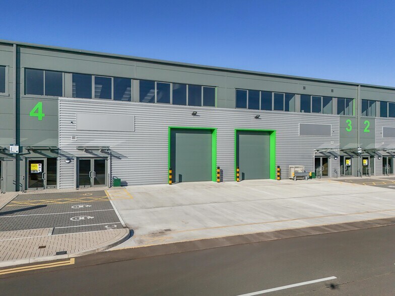 103 Barton Dock Rd, Manchester à louer - Photo du bâtiment - Image 3 de 19