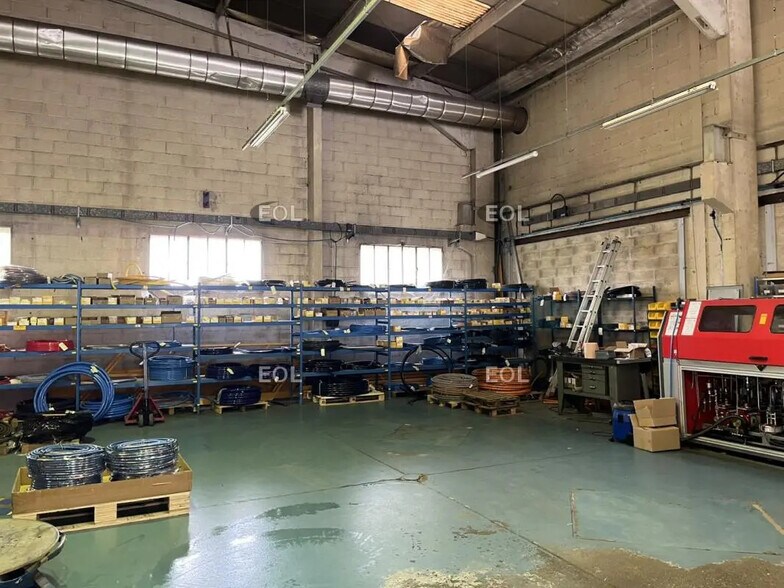 Flex in Argenteuil for lease - Interior Photo - Image 2 of 5