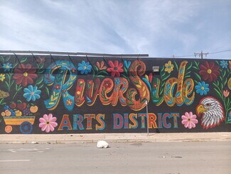 Plus de détails pour 700-740 N Sylvania Ave, Fort Worth, TX - Commerce de détail à louer