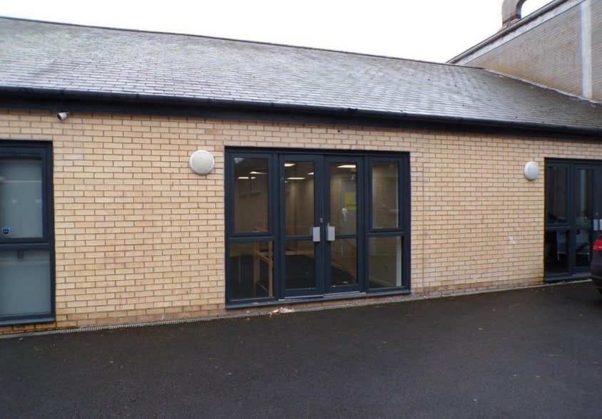 23-25 Fore St, Totnes à louer - Photo du bâtiment - Image 2 de 2