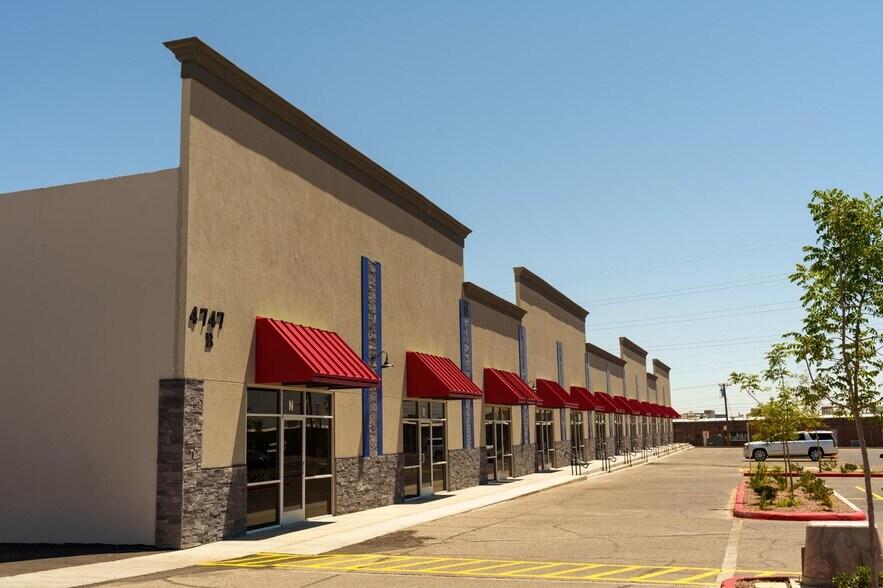 4747 Hondo Pass Dr, El Paso, TX à louer - Photo du bâtiment - Image 3 de 19