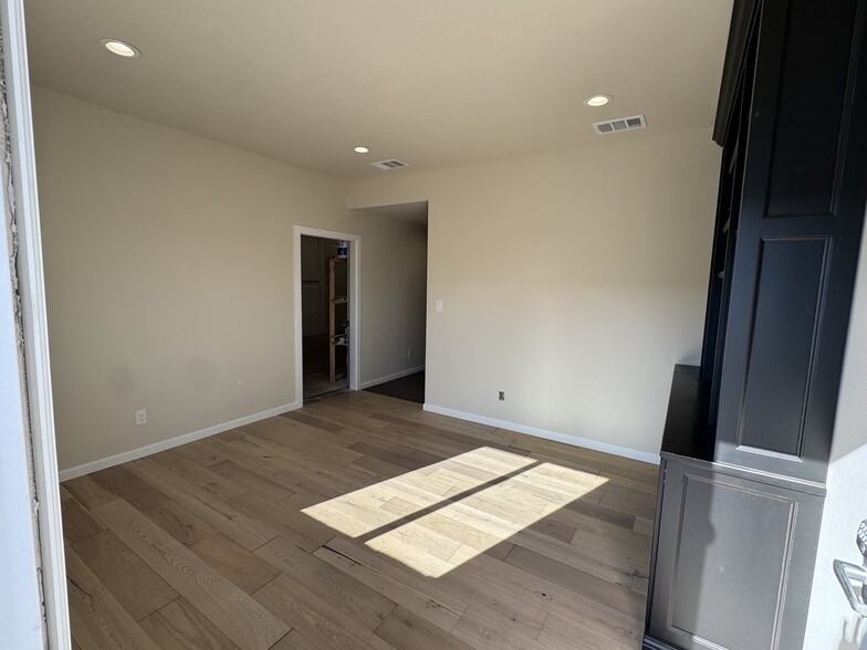 312 N Ridge Rd, Marble Falls, TX à louer - Photo du bâtiment - Image 1 de 13