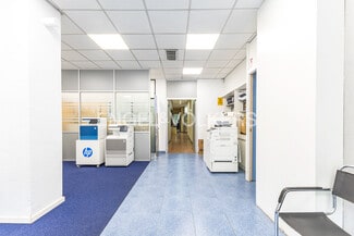 Plus de détails pour Bureau/Commerce de détail à louer