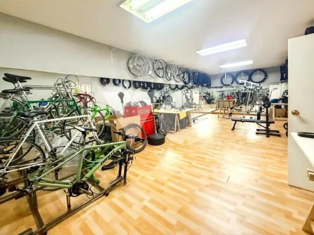 Madrid, MAD 28017 - Unit 01 -  - Interior Photo - Image 2 of 17
