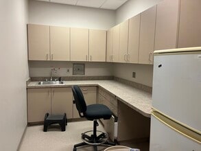 3525 Busbee Pky, Kennesaw, GA for lease Interior Photo- Image 2 of 6