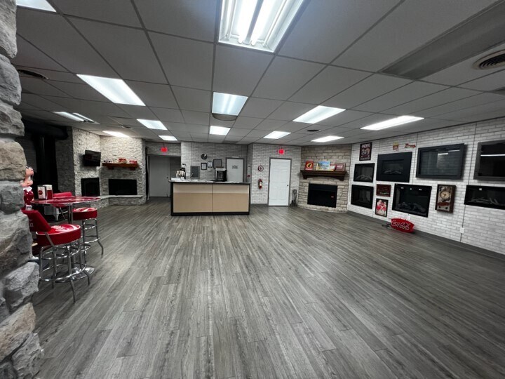 1721 Woodman Dr, Dayton, OH à vendre - Photo du bâtiment - Image 3 de 9